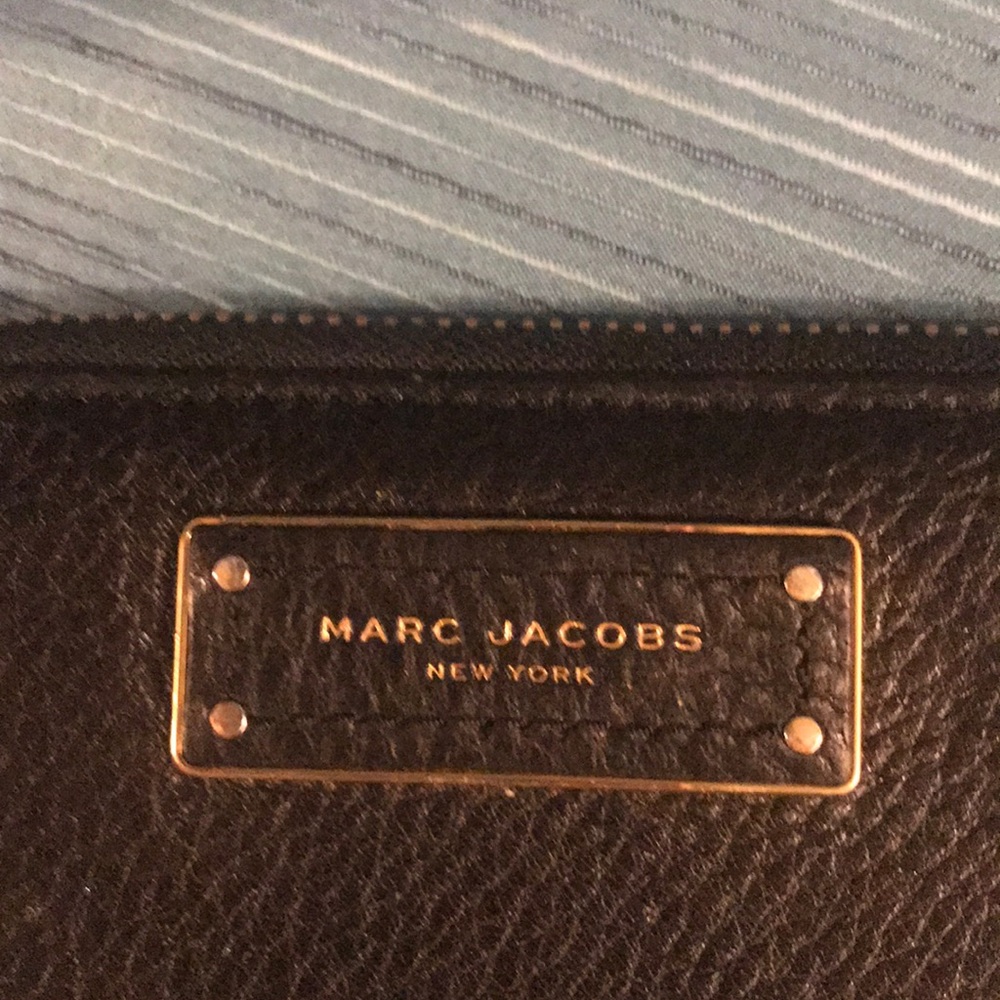 *****SOLD*****Marc Jacobs Wallet Wristlet - Picture 2 of 5